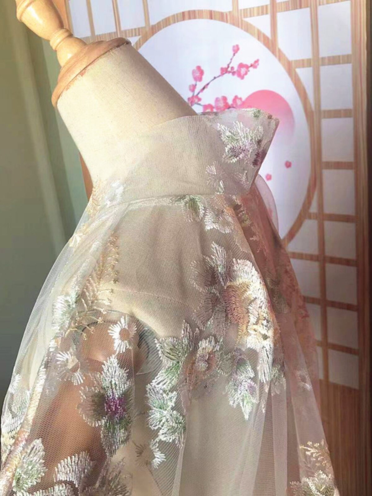 Kimono im japanischen Stil mit – Kimono Sheer Floral Bewertung und Preis